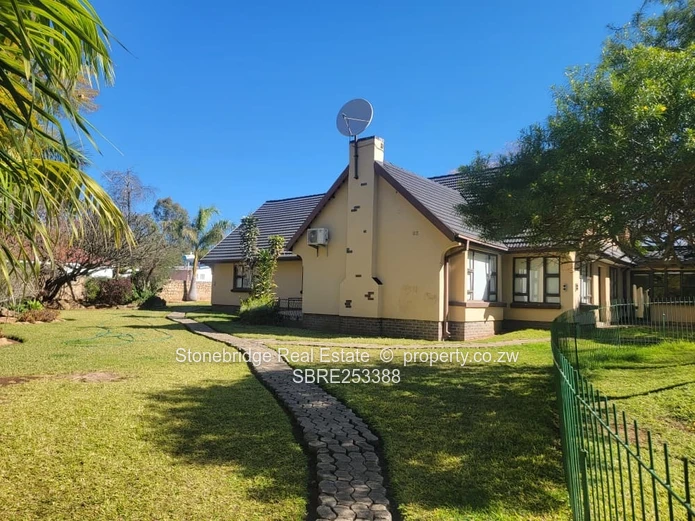 4 Bedroom House in Hillside For Sale