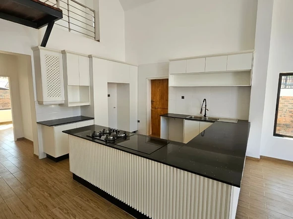 3 Bedroom Flat & Apartment