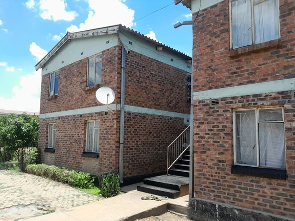 2 Bedroom Flat & Apartment