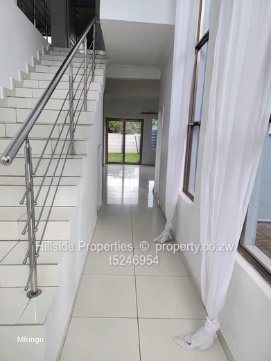 3bedroom apartment Newlands 
