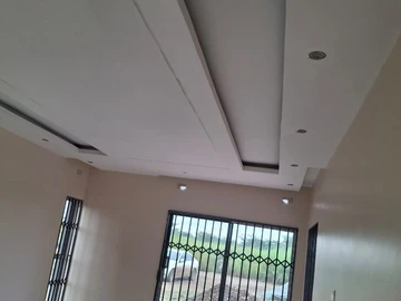 4 Bedroom Flat & Apartment