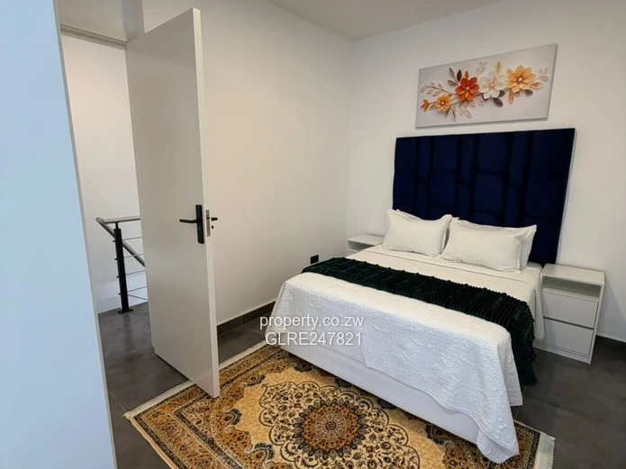 Modern Furnished 2-Bed Flat with Leather Living Area - Borehole