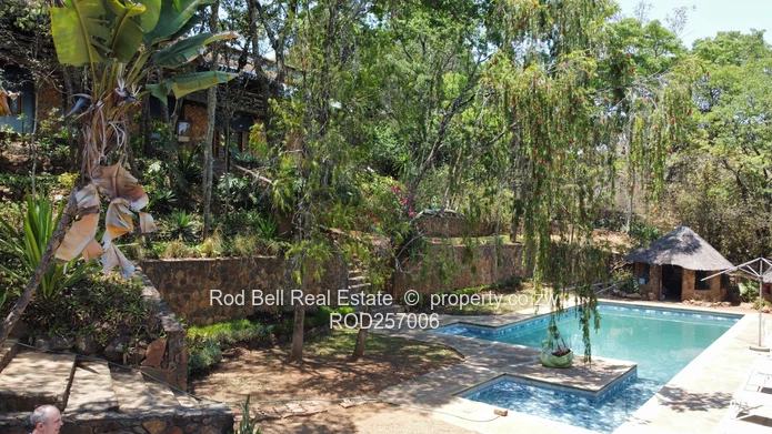 Large family home and cottage sitting on 6 acres with amazing views