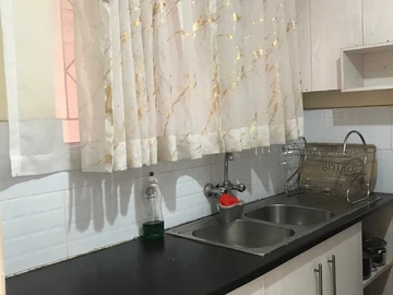 2 Bedroom Flat & Apartment