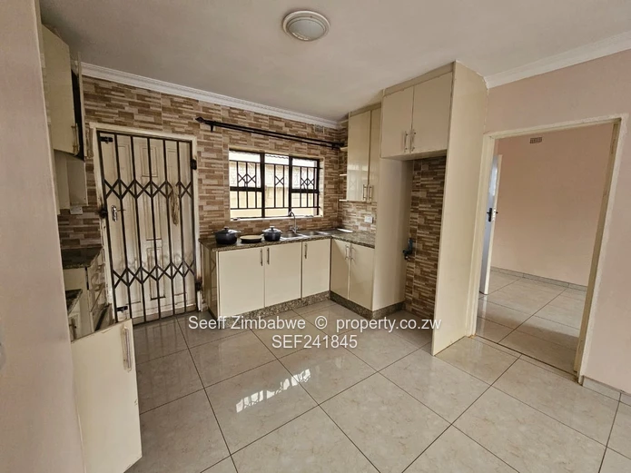 Warm & Inviting 2 bed Cottage to rent in Bluffhill 