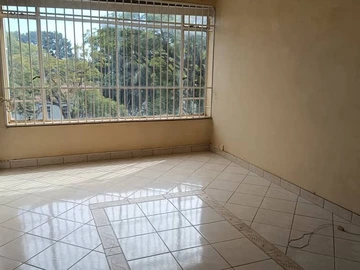 2 Bedroom Flat & Apartment