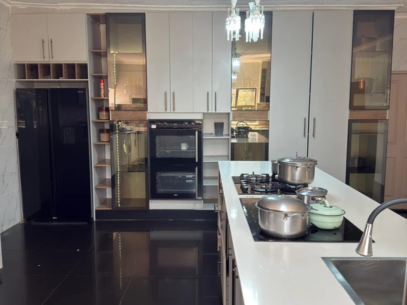 5 Bedroom House