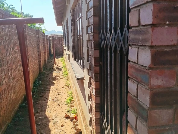 2 Bedroom Flat & Apartment