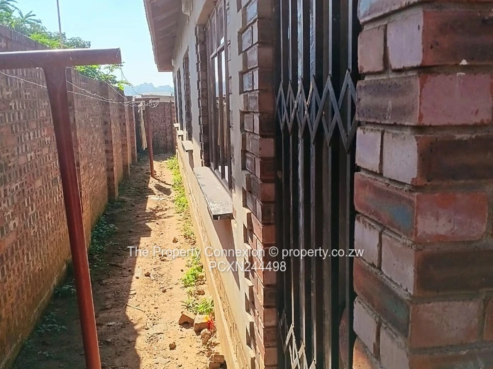 Modern 2-Bedroom Apartment – Whitehouse