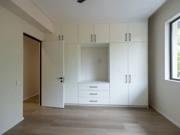 3 Bedroom Flat & Apartment