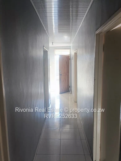 Chitungwiza 5-Bed Home with Borehole & Built-in Wardrobes