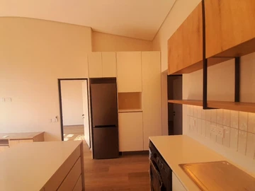 2 Bedroom Flat & Apartment