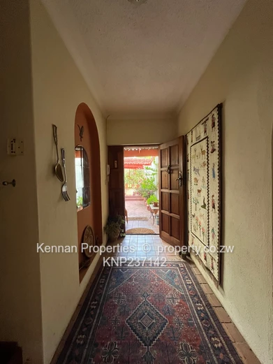 3 bed townhouse set in a large garden with lovely trees