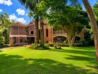 6 Bedroom House