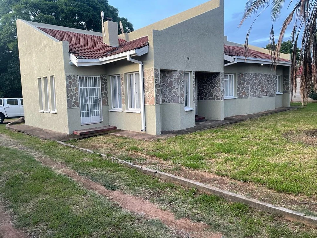 3 Bed Houses for Sale in Zimre Park RWS187740