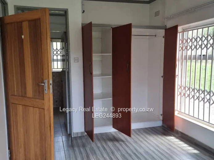 Private & Secure Cottage For Rent In Helensvale