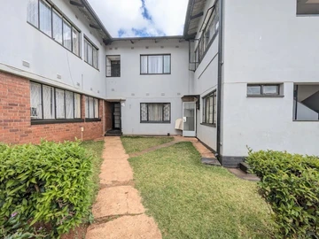 2 Bedroom Flat & Apartment