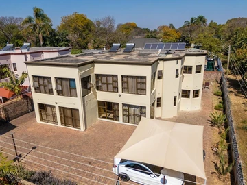 5 Bedroom Flat & Apartment