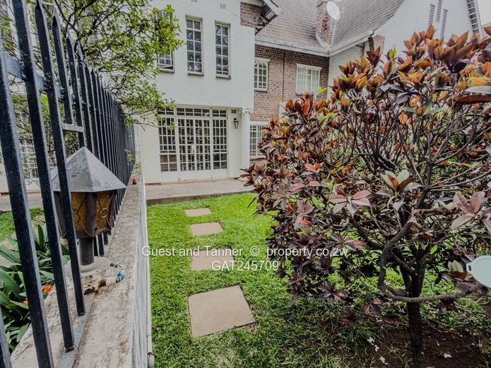 Upper Avenues - Duplex For Sale