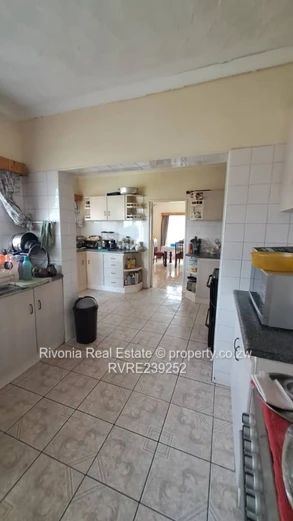 Emerald Hill: 4-Bed Home on 2030m² with Borehole,Gvt Nostro accepted 