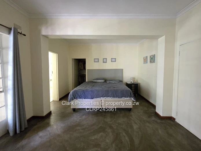 Character home  (Sole Mandate)