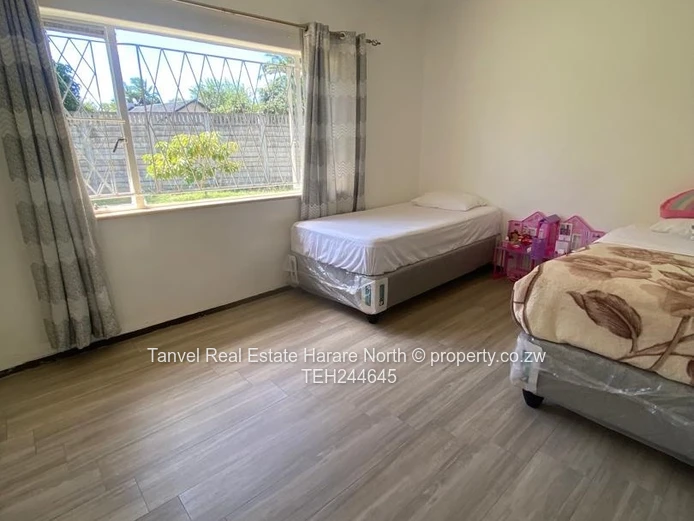 For Sale MABELREIGH SUNRIDGE with Harare Drive Road Frontage $190k  .