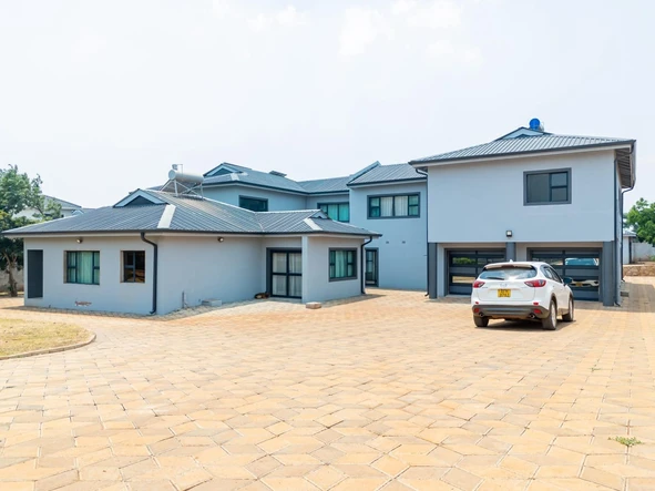 6 Bedroom House