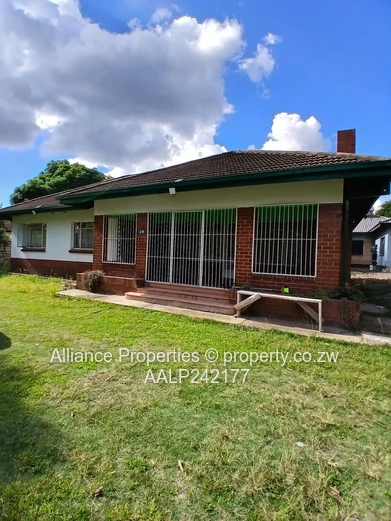 2x Modern 3-Bedroom House for Rent – Hillside