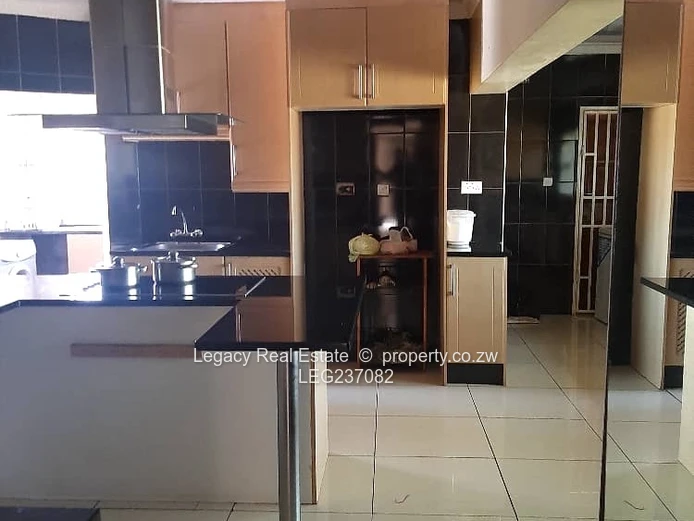 Premium Chadcombe Home With Triple Garage & Borehole