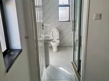 4 Bedroom Flat & Apartment