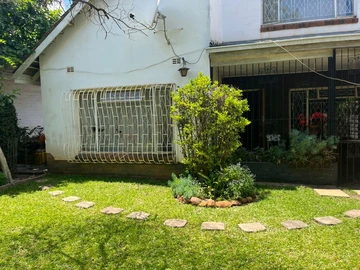 2 Bedroom Flat & Apartment