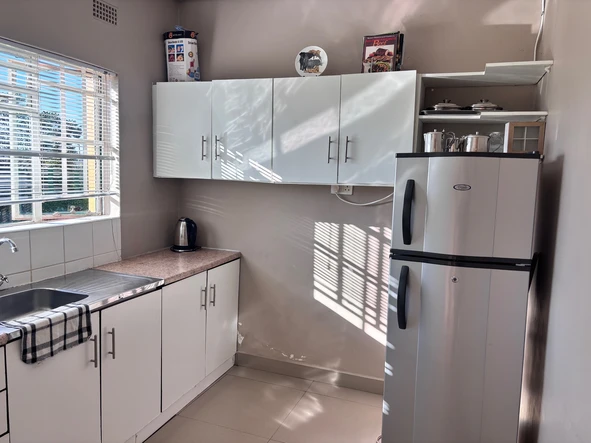 2 Bedroom Flat & Apartment