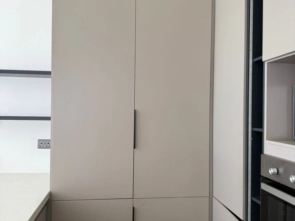 4 Bedroom Flat & Apartment