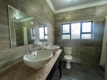 3 Unit Townhouse Complex