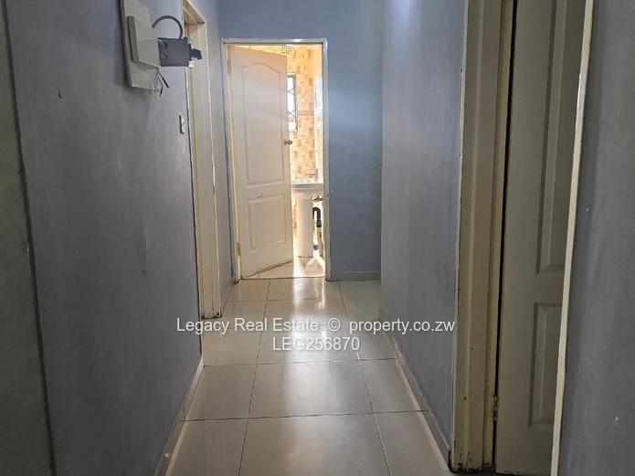 Renovated 4-Bed Waterfalls Home — Borehole , geyser & Modern Lounge