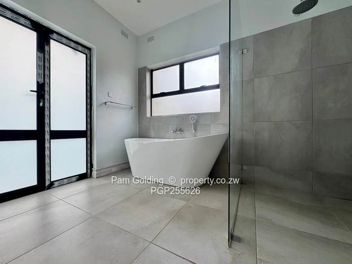 Exclusive Living - 4 Bedroom Home Chisipite 
