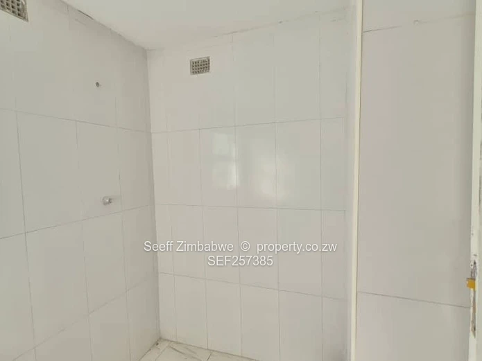 Southview Park: HOUSE FOR SALE - NEAR COMPLETION- 240 m²
