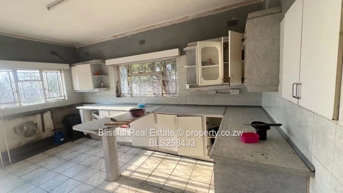 Spacious 4-Bed Family Home on 2007m² in Vainona