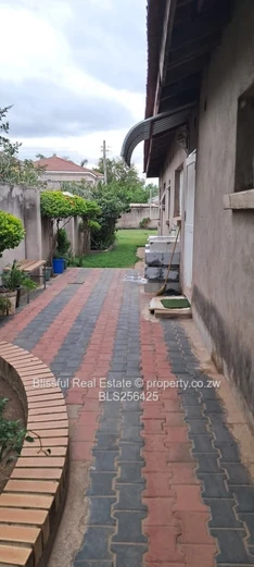 5bedroom house for sale in Chadcombe, Harare