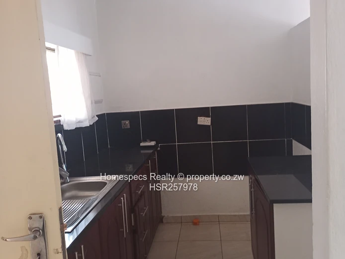 1-Bed Ground Floor Flat in Avenues — Borehole & Secure