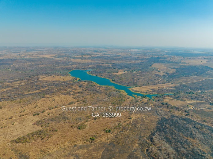 A Choice Of Two Farms - Banket / Rafingora