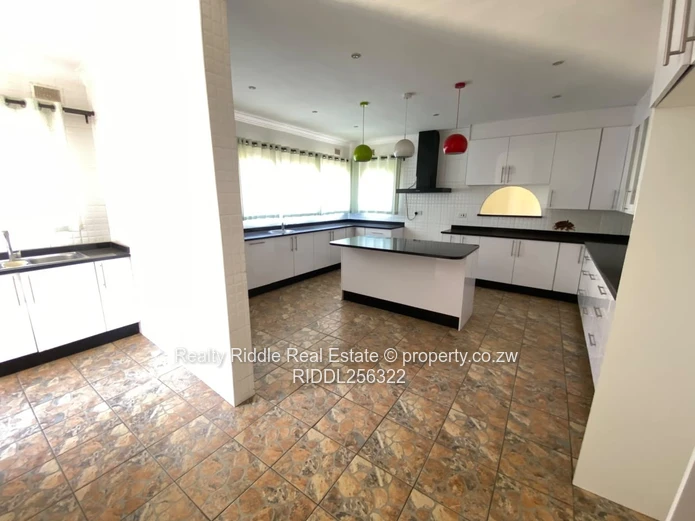 Westgate 4-Bed Family Home with Double Garage & Garden