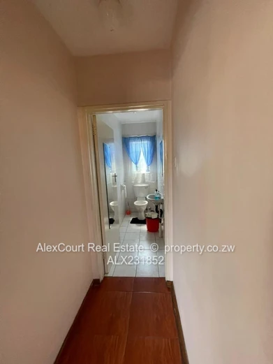 Well-Kept Townhouse Flat in Mt Pleasant