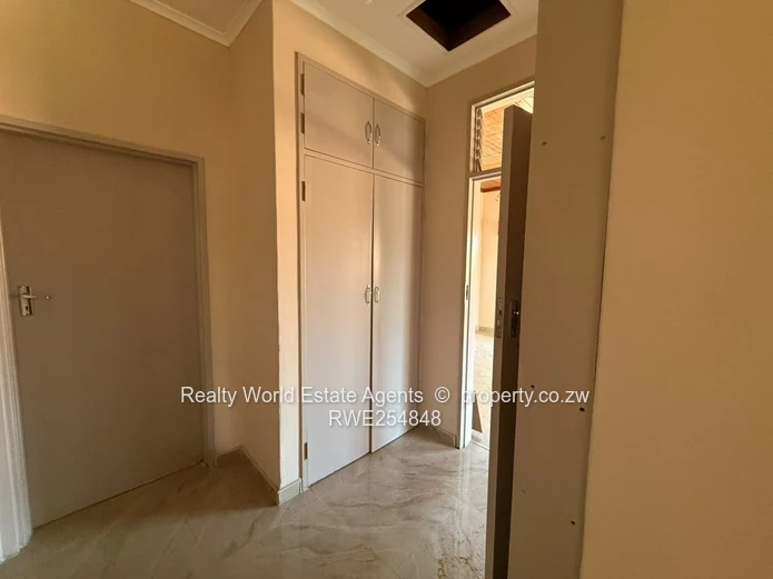 Paddonhurst House to Rent
