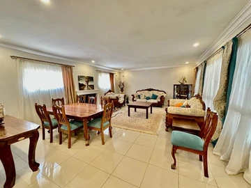 6 Bedroom House