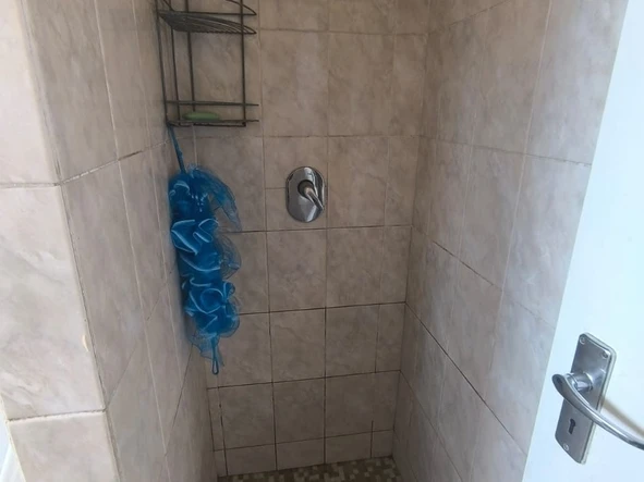 2 Bedroom Flat & Apartment
