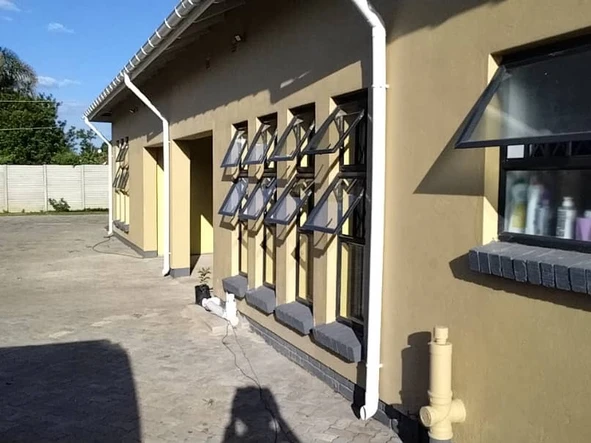 4 Bedroom Flat & Apartment