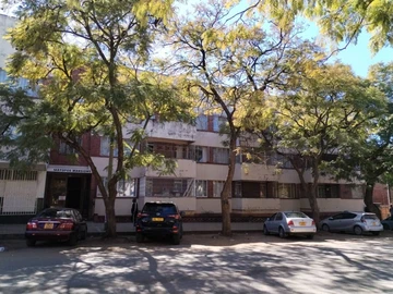2 Bedroom Flat & Apartment