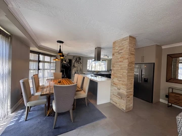 3 Bedroom Flat & Apartment