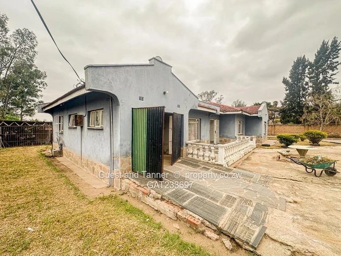  4 Bedroomed house in Chadcombe For Sale 